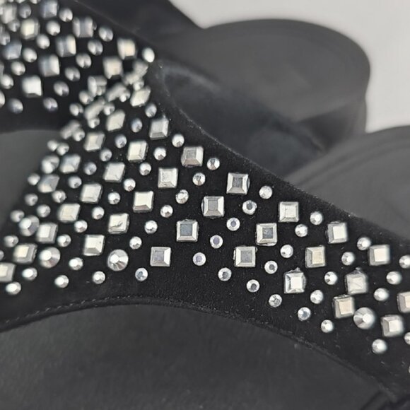 FITFLOP Women's Black Novy Stud Rhinestone Thong Wedge Sandals Wobbleboard Sz 6 - Picture 4 of 12